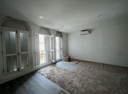 Dickson Road (D8), Retail #591612801